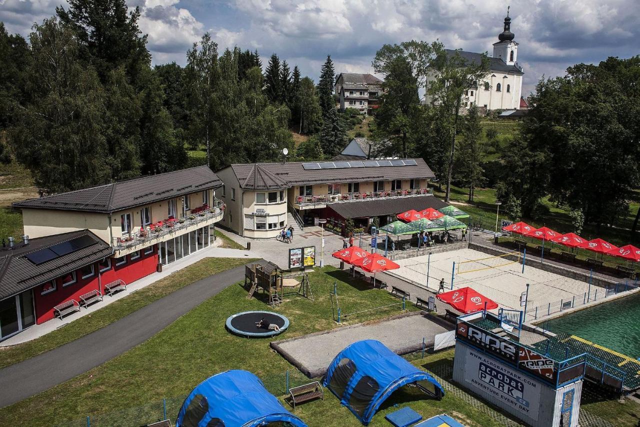 Hotel Acrobat Park Štíty Exterior foto