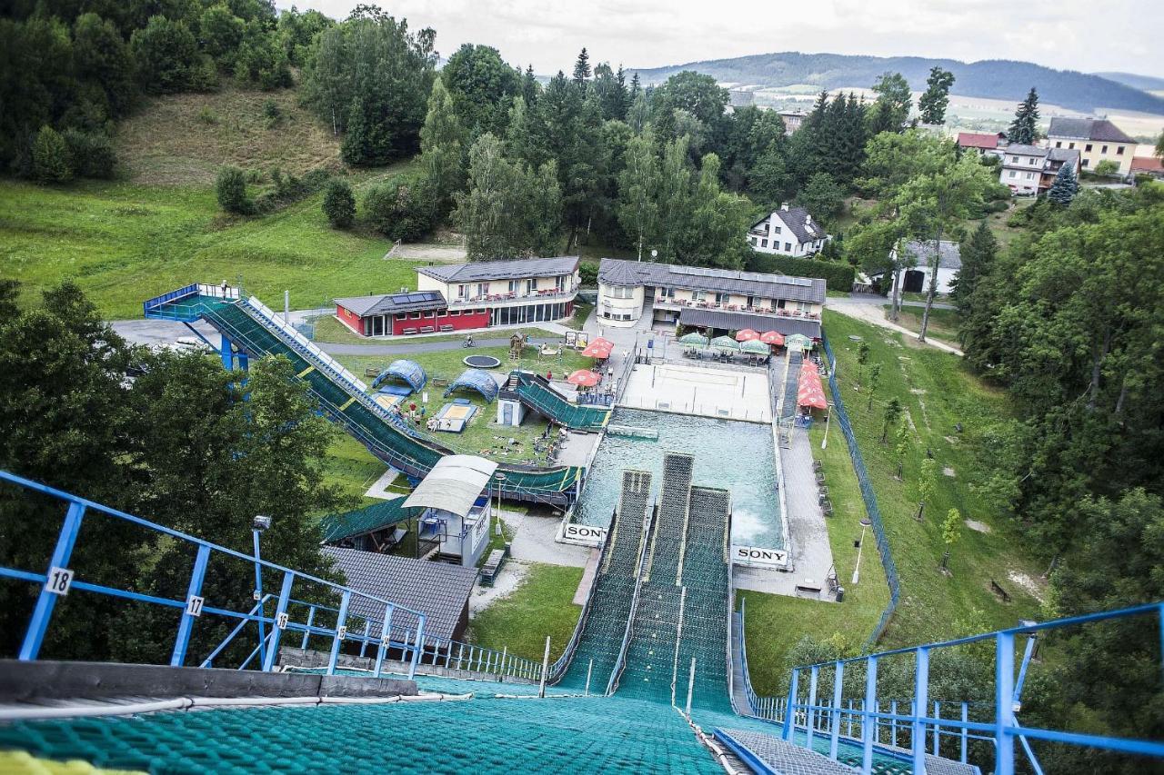 Hotel Acrobat Park Štíty Exterior foto