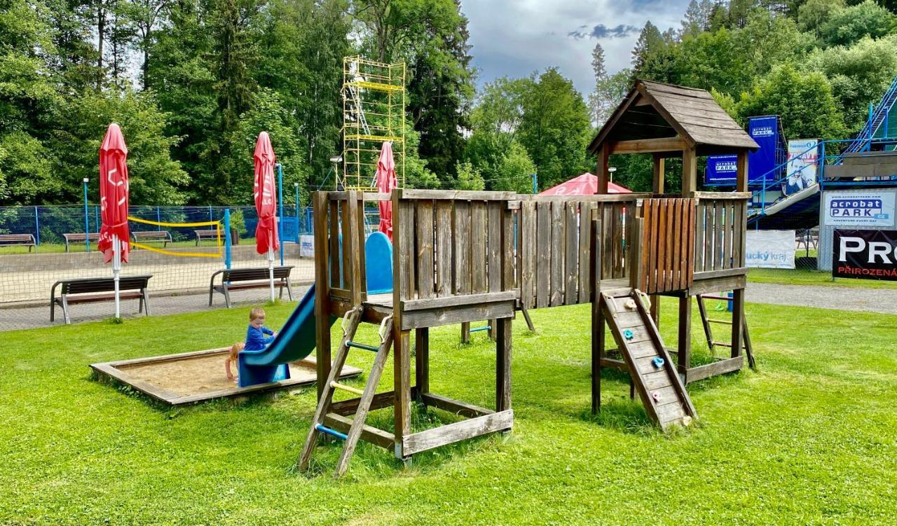 Hotel Acrobat Park Štíty Exterior foto
